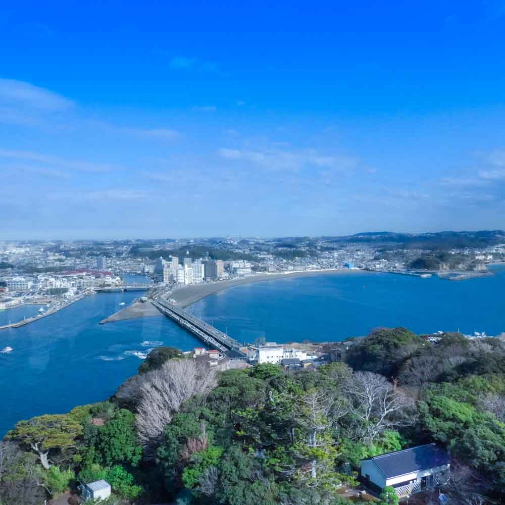 湘南、江ノ島の地域情報。江ノ島周辺の交通や水上タクシーなどの情報が盛りだくさん。