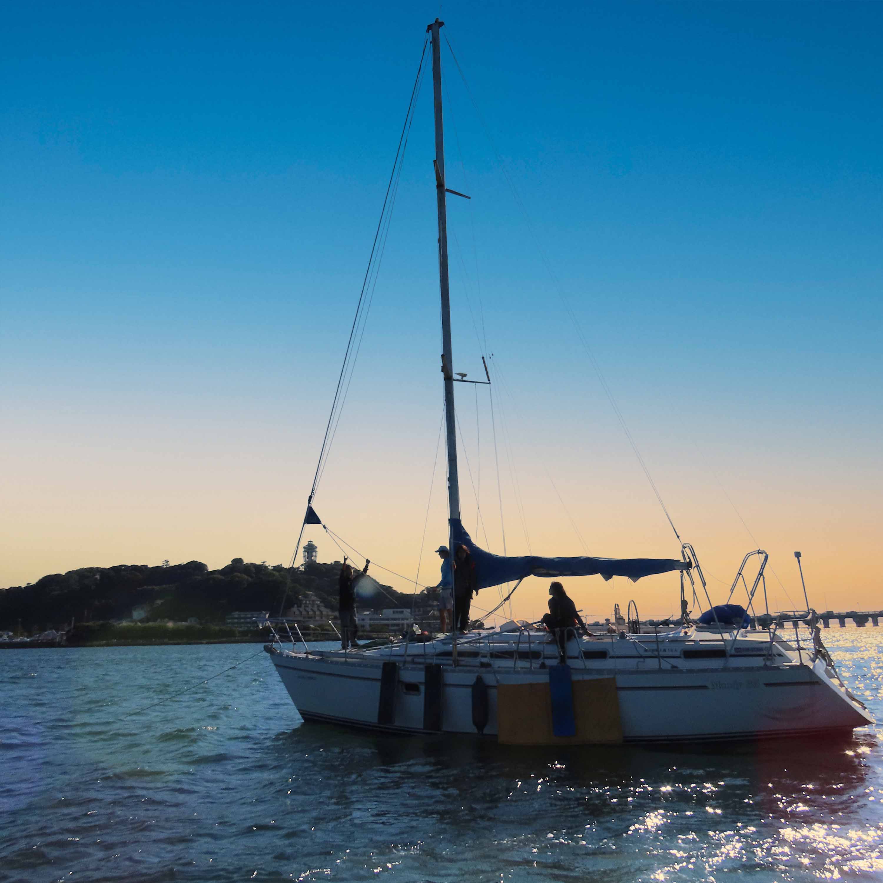 サンセットタイムセーリング | 江ノ島ちょっとヨットクルージング